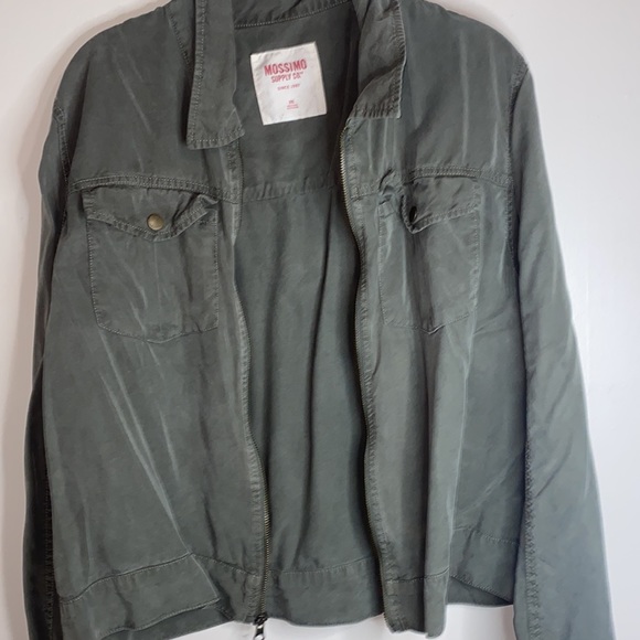 🦋Army Green Zip up jacket! - Picture 9 of 9